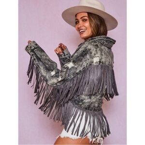 BOUTIQUE Women's Boho Biker Grey Acid Wash Fringe Distressed Denim Jean Jacket